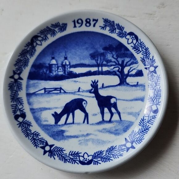 Vintage 80's Miniature Royal Coppenhagen Denmark china Trinket Plate/Dish - Picture 7 of 7